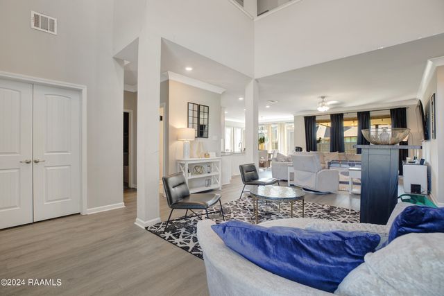 202 New Trails Lane, Lafayette, LA 70508