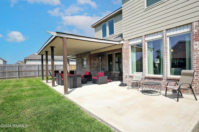 202 New Trails Lane, Lafayette, LA 70508