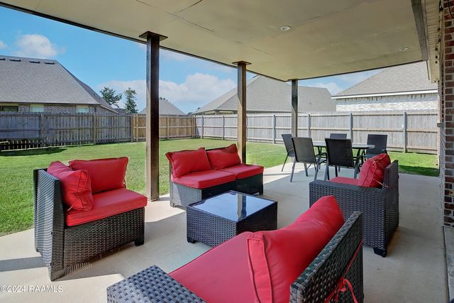 202 New Trails Lane, Lafayette, LA 70508
