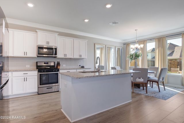 202 New Trails Lane, Lafayette, LA 70508