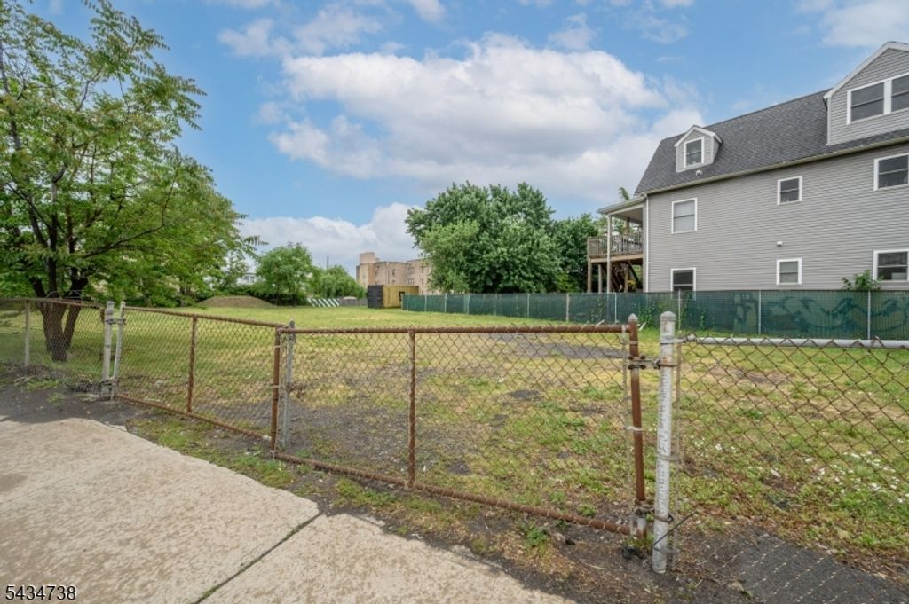 534 Grier Ave, Elizabeth City, NJ 07202 — photo 3