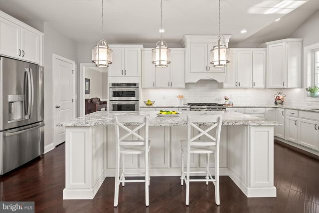 6226 FOX GLOVE LN, Center Valley, PA 18034