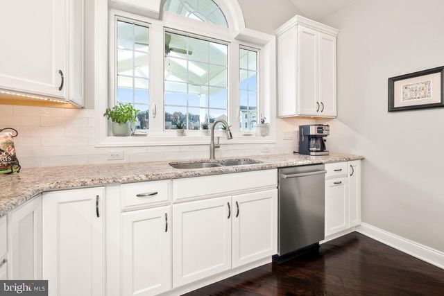 6226 FOX GLOVE LN, Center Valley, PA 18034