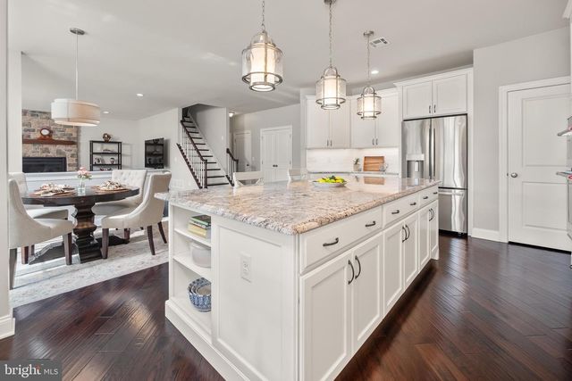 6226 FOX GLOVE LN, Center Valley, PA 18034