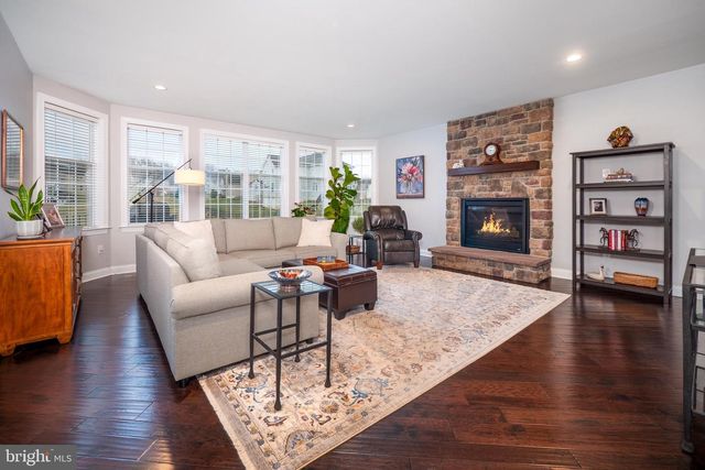 6226 FOX GLOVE LN, Center Valley, PA 18034