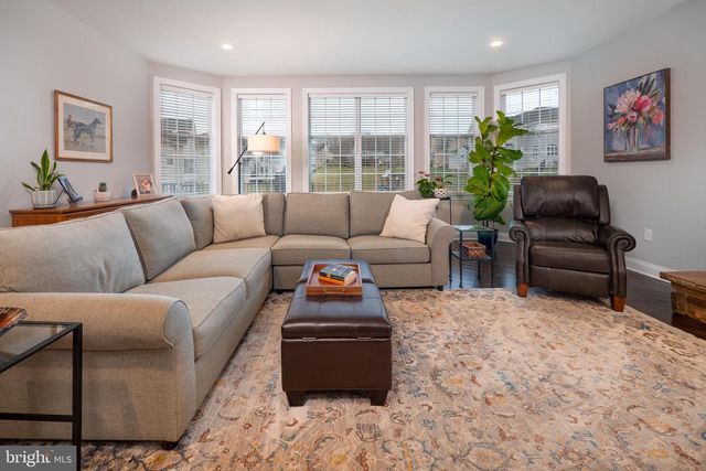 6226 FOX GLOVE LN, Center Valley, PA 18034