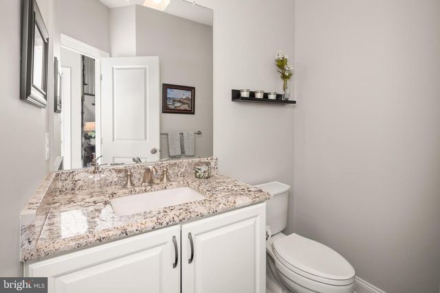 6226 FOX GLOVE LN, Center Valley, PA 18034