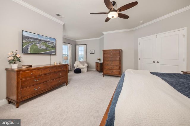 6226 FOX GLOVE LN, Center Valley, PA 18034