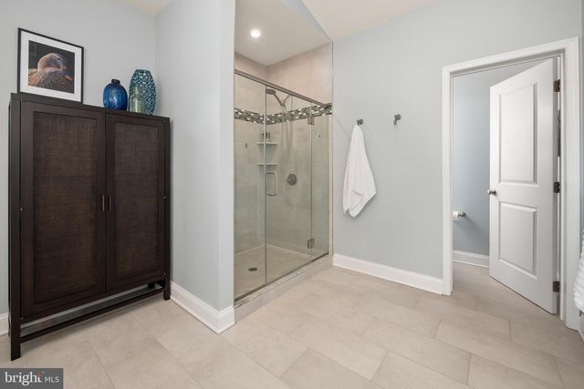 6226 FOX GLOVE LN, Center Valley, PA 18034