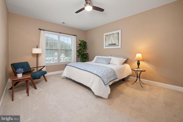 6226 FOX GLOVE LN, Center Valley, PA 18034