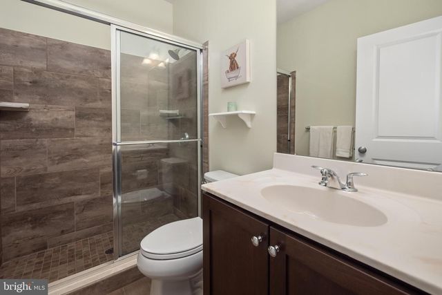 6226 FOX GLOVE LN, Center Valley, PA 18034