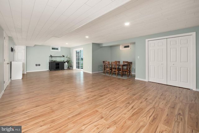 6226 FOX GLOVE LN, Center Valley, PA 18034