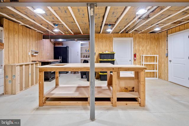 6226 FOX GLOVE LN, Center Valley, PA 18034