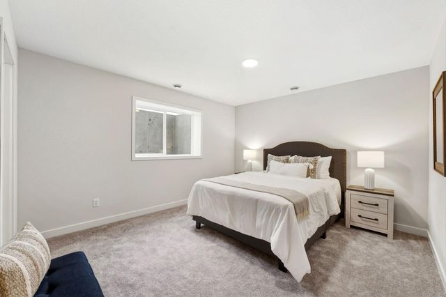 1551 Creekwood Dr, New Richmond, WI 54017