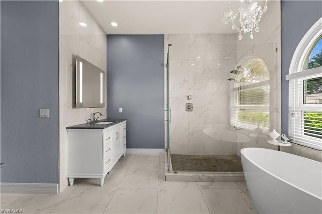 2127 Imperial CIR, Naples, FL 34110