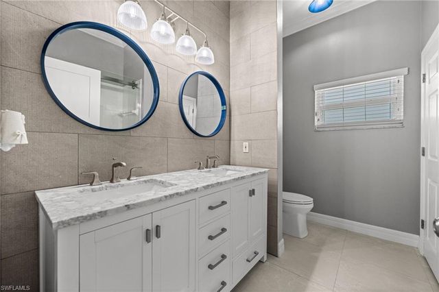 2127 Imperial CIR, Naples, FL 34110