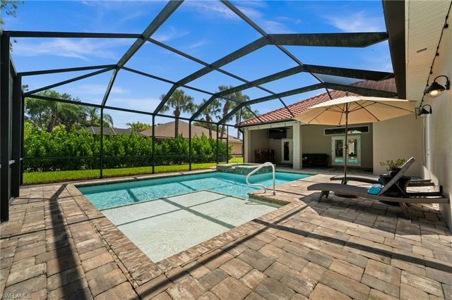 2127 Imperial CIR, Naples, FL 34110