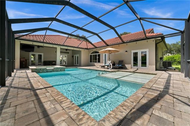 2127 Imperial CIR, Naples, FL 34110