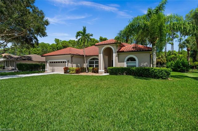 2127 Imperial CIR, Naples, FL 34110