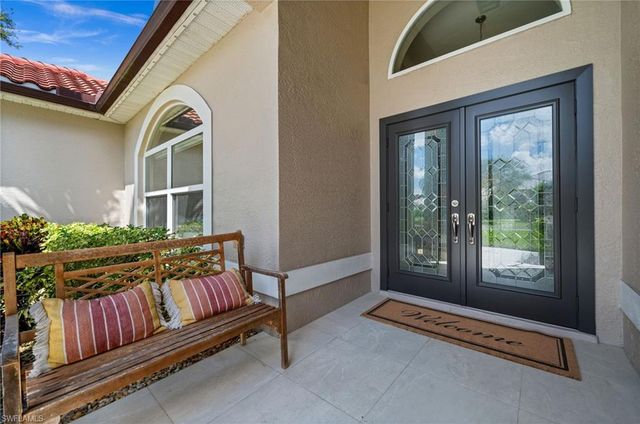 2127 Imperial CIR, Naples, FL 34110