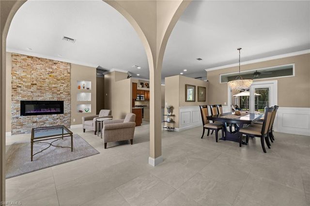 2127 Imperial CIR, Naples, FL 34110