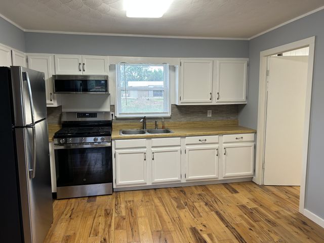 20 Ball Park Rd, Big Sandy, TN 38221