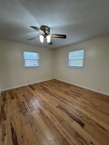 20 Ball Park Rd, Big Sandy, TN 38221