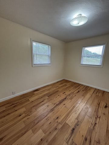 20 Ball Park Rd, Big Sandy, TN 38221