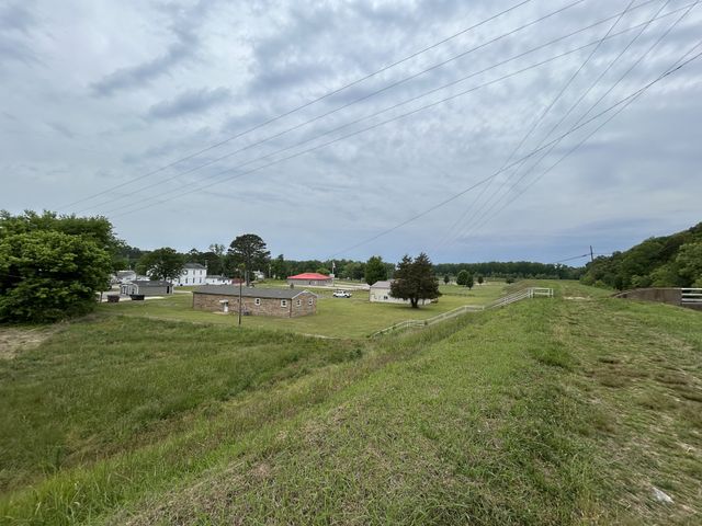 20 Ball Park Rd, Big Sandy, TN 38221