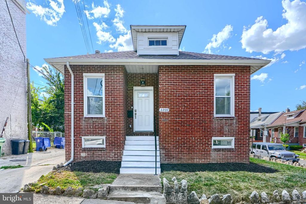 2200 N LONGWOOD ST, Baltimore, MD 21216