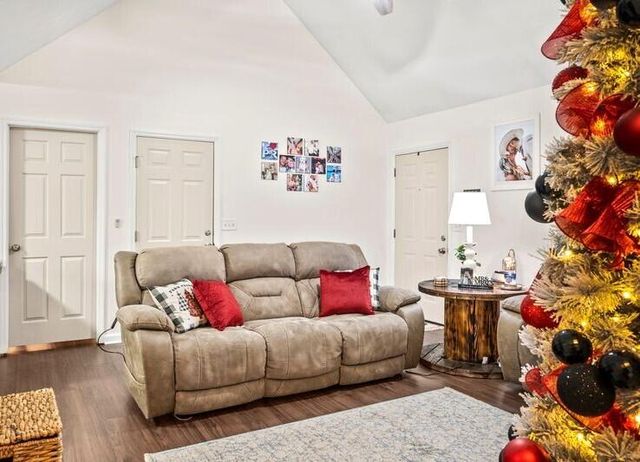 34 Winter Lane, Lafayette, GA 30728