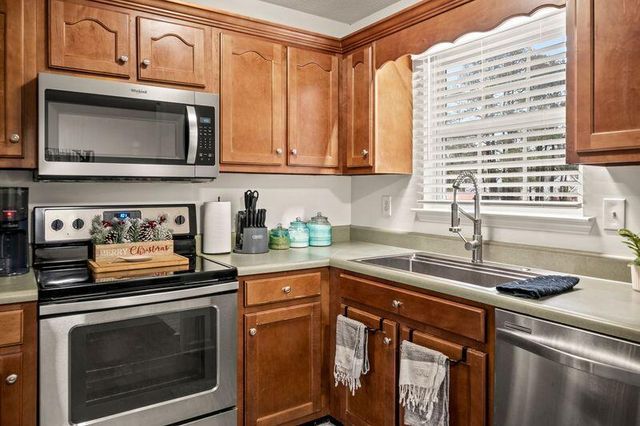 34 Winter Lane, Lafayette, GA 30728