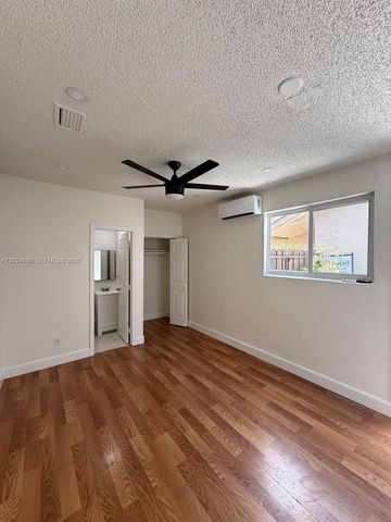531 SW 89th Ct Side, Miami, FL 33174