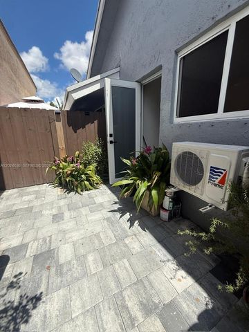 531 SW 89th Ct Side, Miami, FL 33174