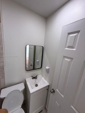 531 SW 89th Ct Side, Miami, FL 33174