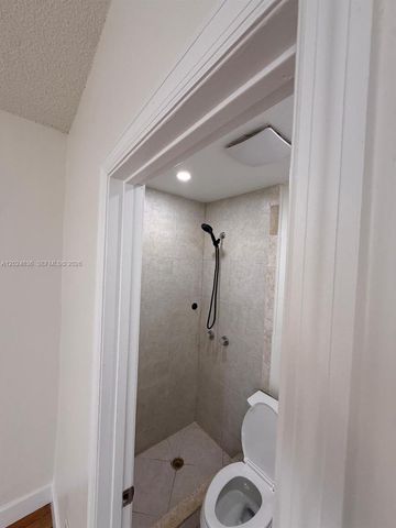 531 SW 89th Ct Side, Miami, FL 33174
