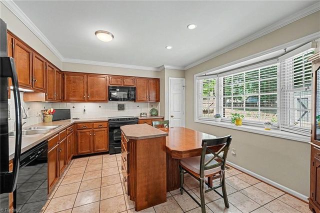 4903 Forest Oaks Drive, Greensboro, NC 27406