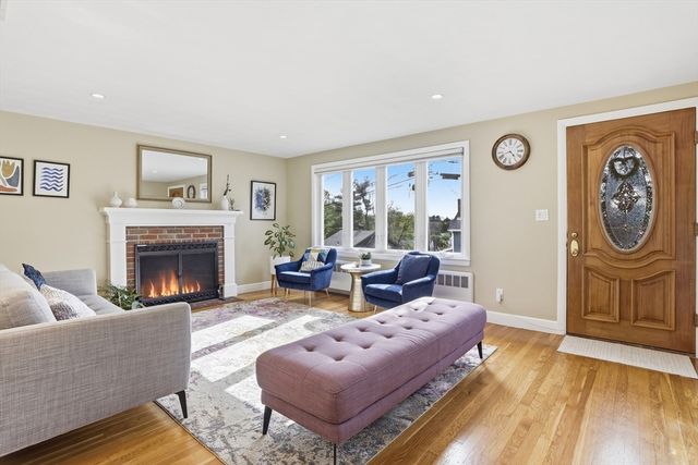 115 Collincote St, Stoneham, MA 02180