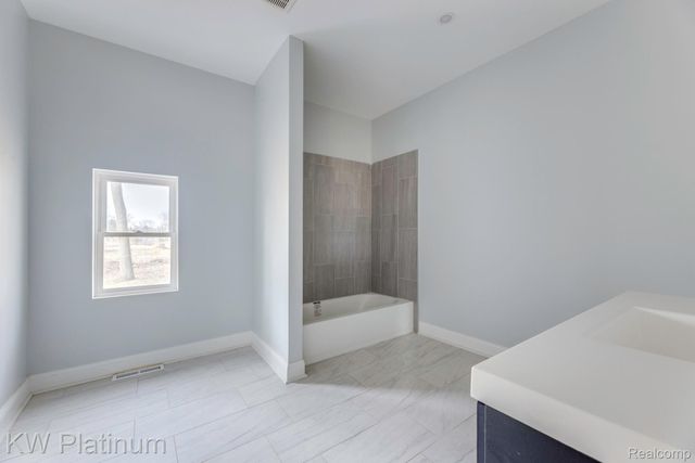 2819 Ravenswood Road, Port Huron, MI 48060