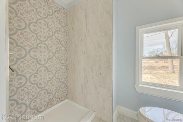 2819 Ravenswood Road, Port Huron, MI 48060