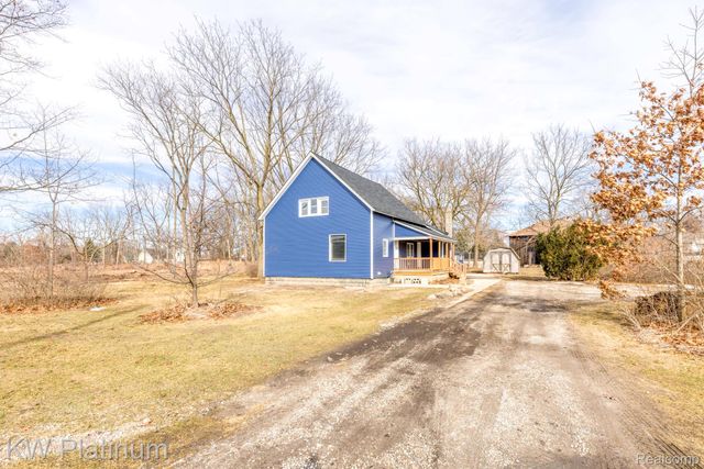 2819 Ravenswood Road, Port Huron, MI 48060