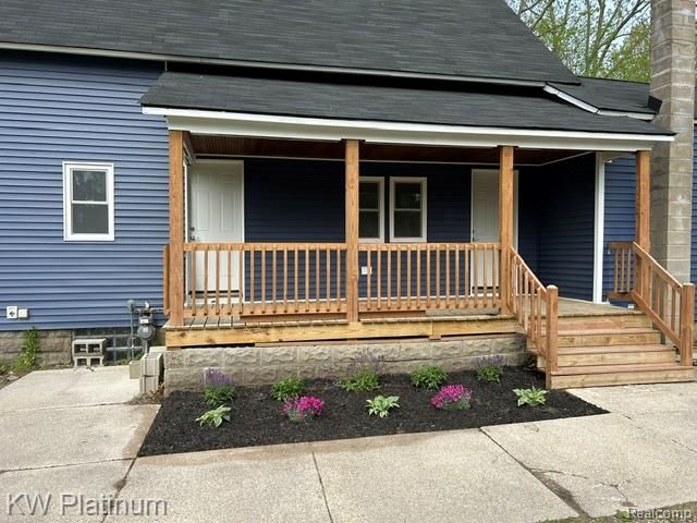 2819 Ravenswood Road, Port Huron, MI 48060