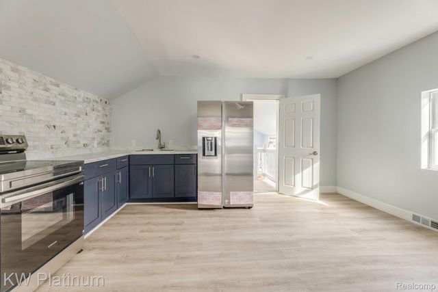 2819 Ravenswood Road, Port Huron, MI 48060