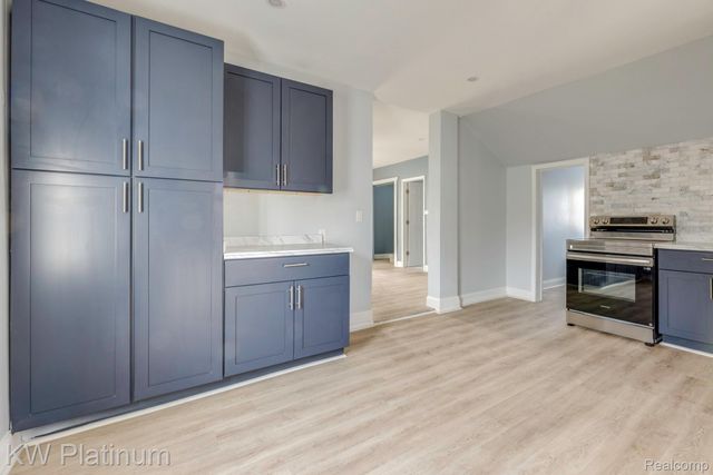 2819 Ravenswood Road, Port Huron, MI 48060