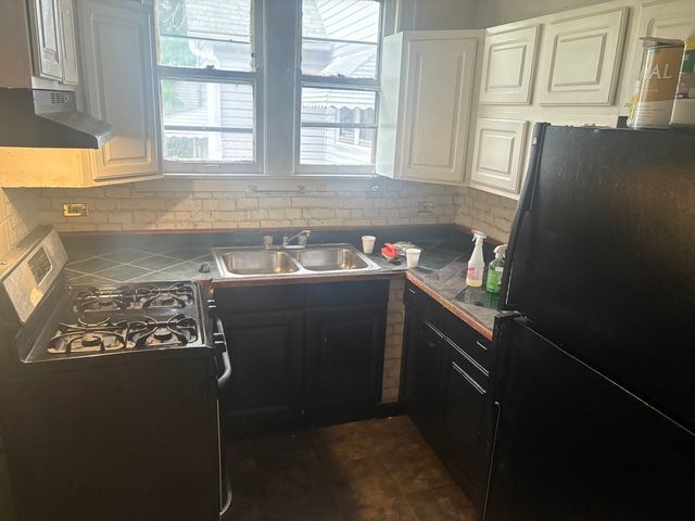 511 W 104TH Street, Chicago, IL 60628