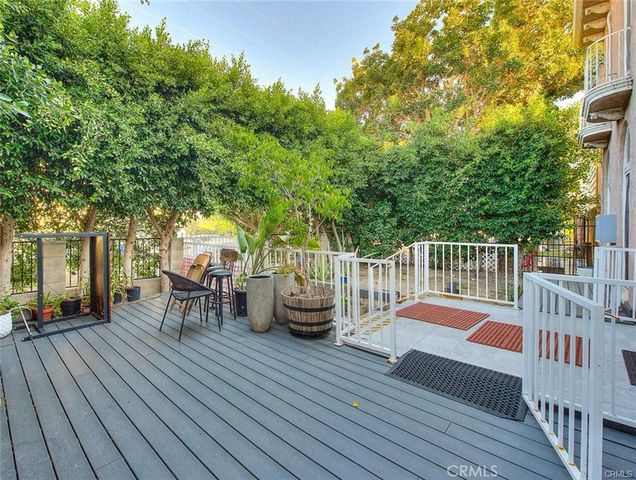 335 N Mariposa Avenue, Los Angeles, CA 90004