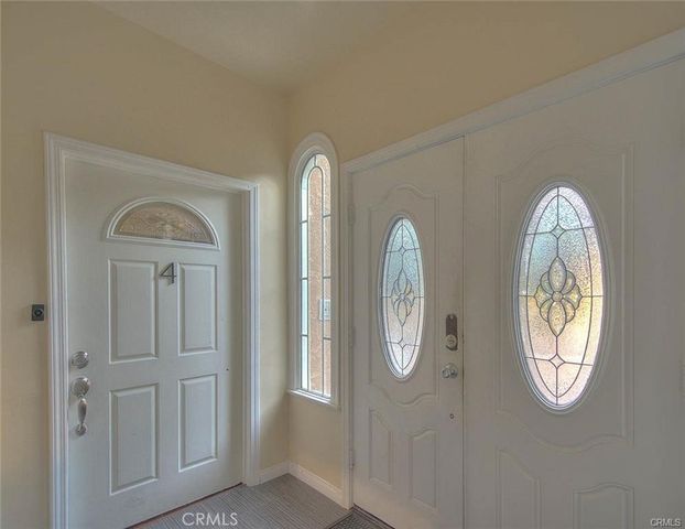 335 N Mariposa Avenue, Los Angeles, CA 90004