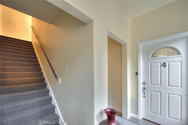 335 N Mariposa Avenue, Los Angeles, CA 90004