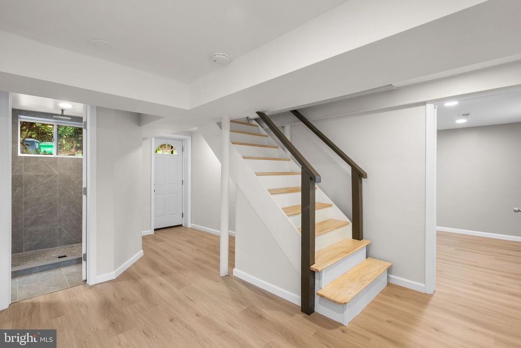 Image 15 of property listing at 5403 14TH PL, Hyattsville, MD 20782