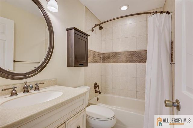 48 Tanglewood Court, South Brunswick, NJ 08852